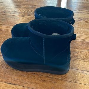 UGG platform mini boots size 9
